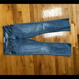Abercrombie and Fitch size 4R light wash jeans!
